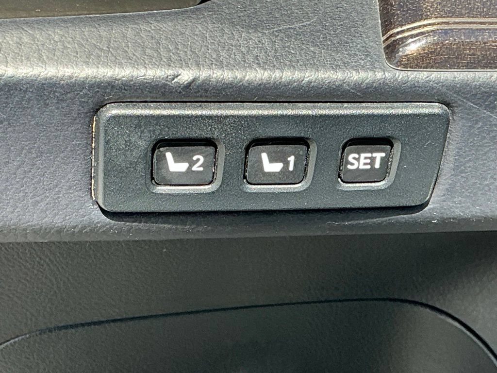 Used 2020 Lexus GX 460 Luxury w/ Accessory Package AWD/4WD image 11