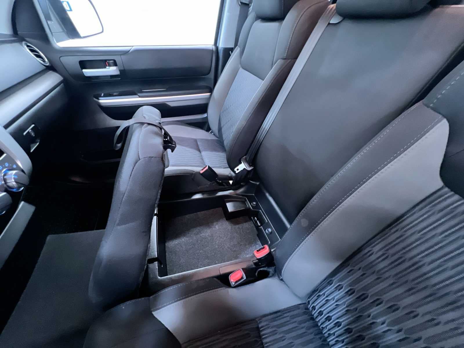 Used 2015 Toyota Tundra SR5 AWD/4WD image 29