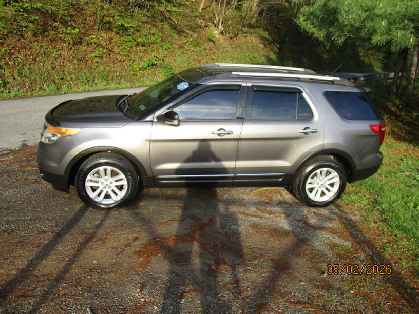 Used 2012 Ford Explorer XLT w/ Class III Trailer Tow Pkg AWD/4WD image 1