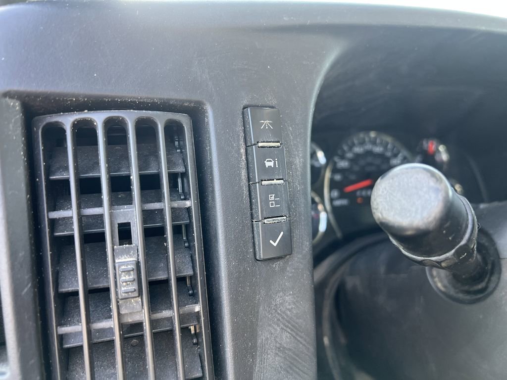 Used 2017 Chevrolet Express 3500 image 18