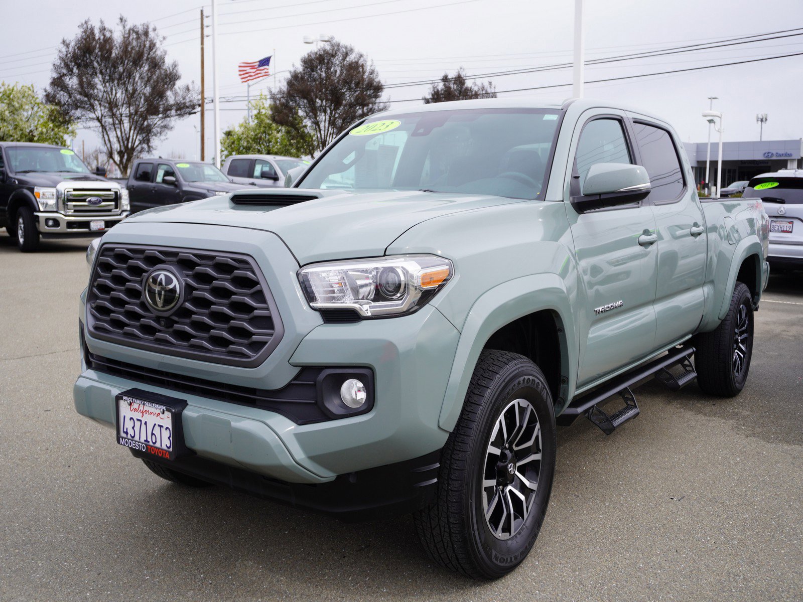 Used 2023 Toyota Tacoma TRD Sport w/ Advanced Technology Package image 9