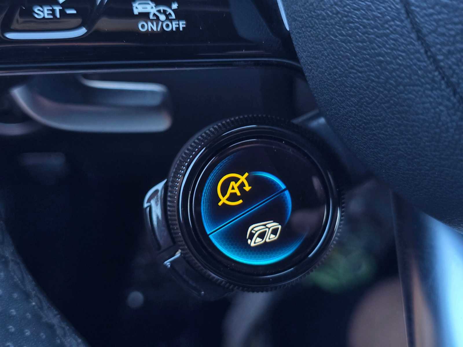 Used 2022 Mercedes-Benz E 53 AMG 4MATIC Cabriolet image 33