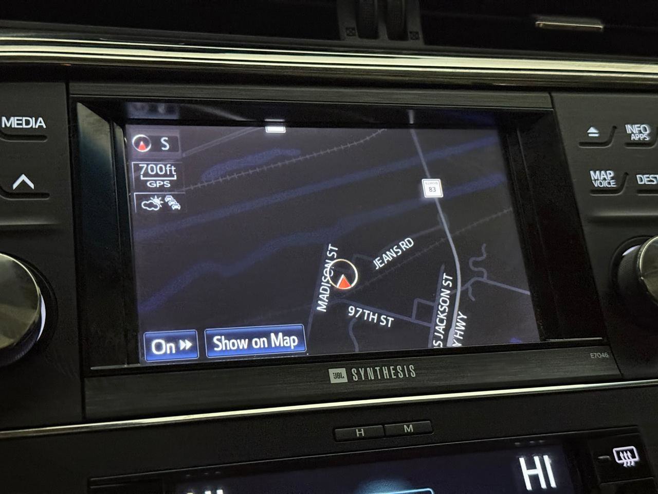 Used 2013 Toyota Avalon Limited w/ Technology Pkg FWD image 33