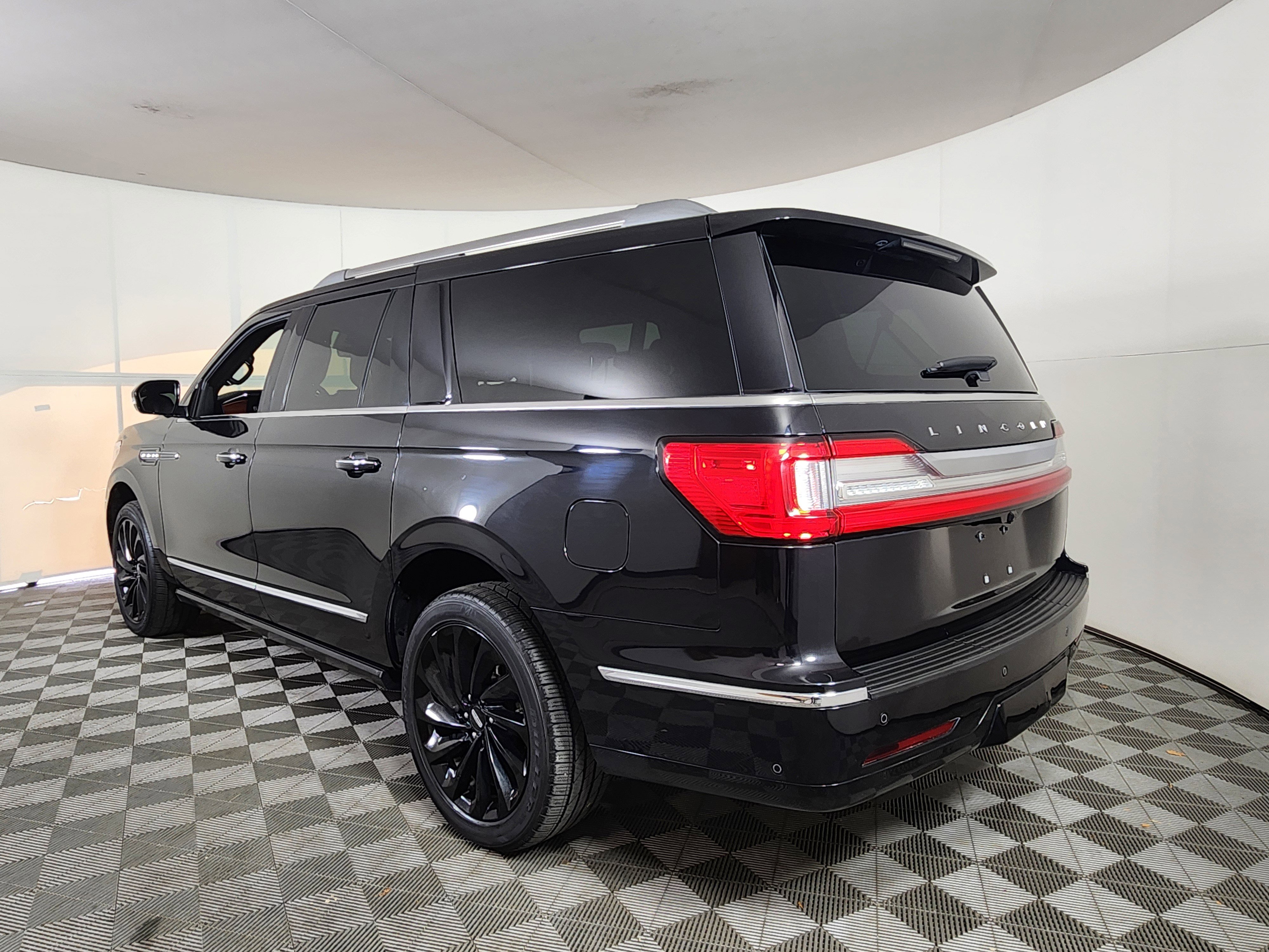 Used 2021 Lincoln Navigator L Reserve image 5