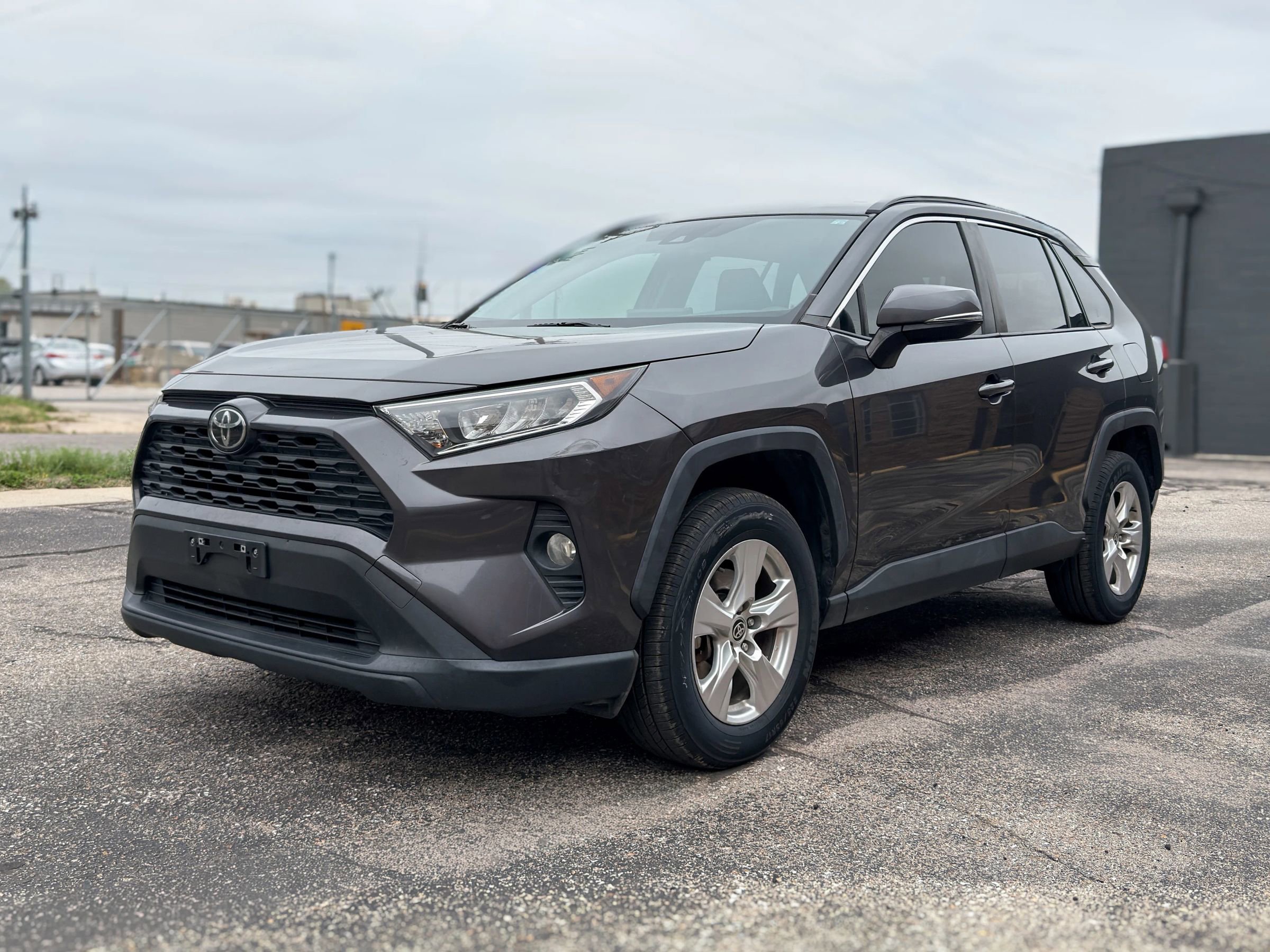 Used 2020 Toyota RAV4 XLE image 3