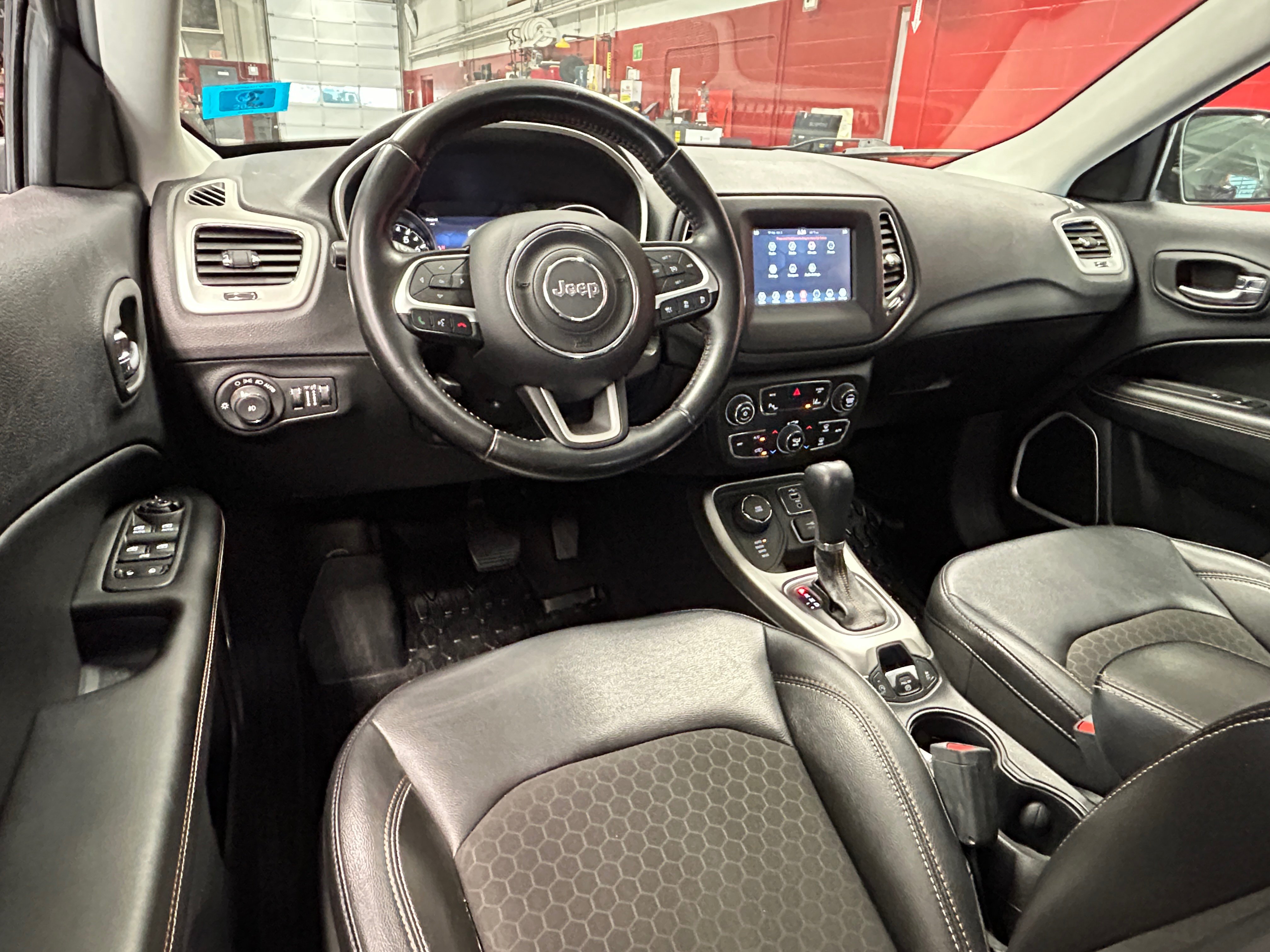 Used 2020 Jeep Compass Latitude AWD/4WD image 56