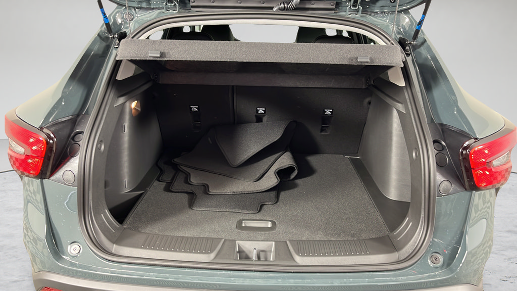 New 2026 Chevrolet Trax LT w/ LT Convenience Package FWD image 15