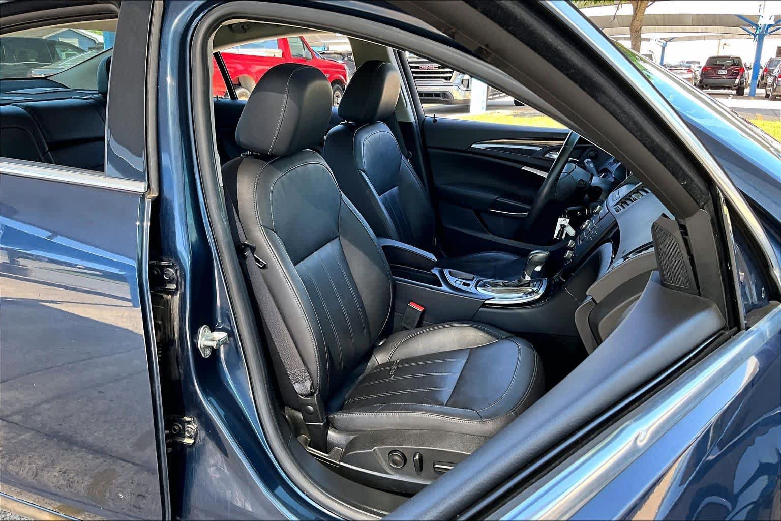 Used 2011 Buick Regal CXL w/ RL5 Preferred Equipment Group FWD image 8