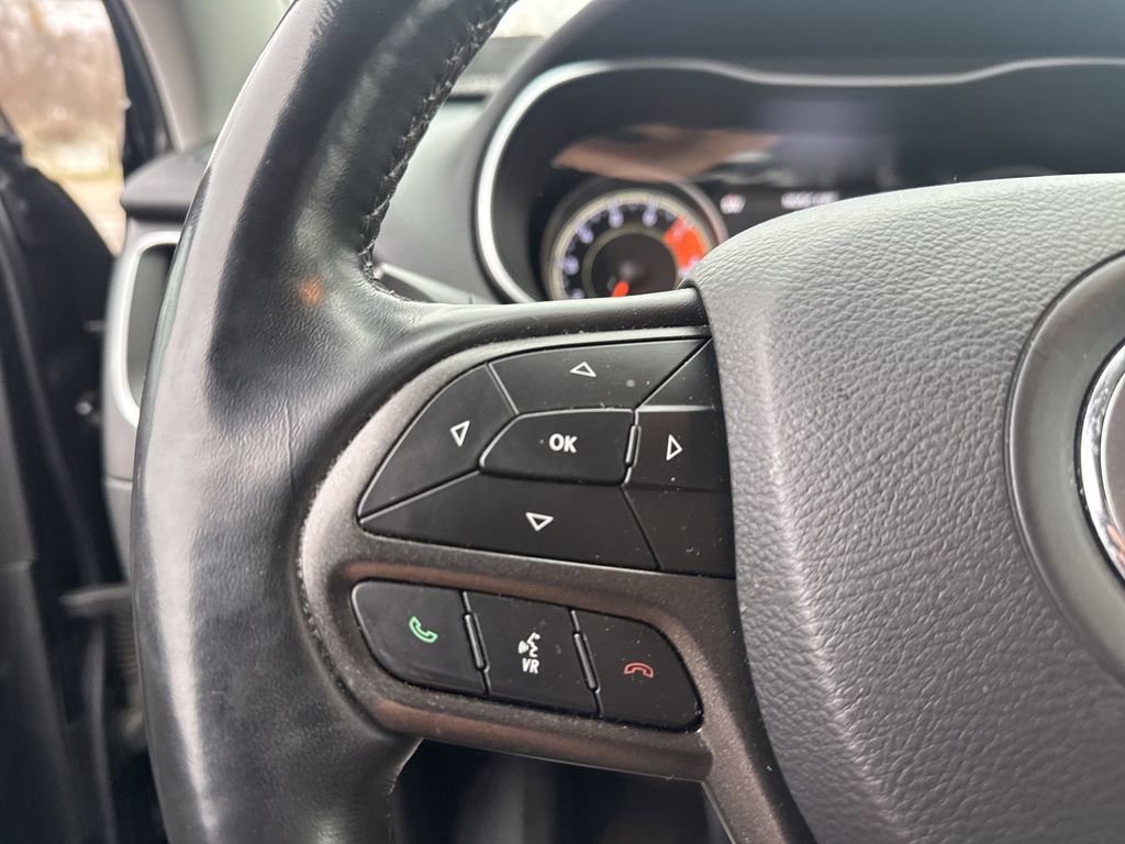 Used 2020 Jeep Cherokee Trailhawk w/ Cold Weather Group image 19