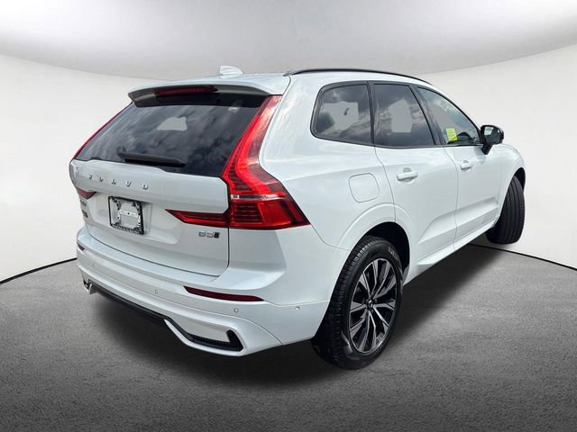 Used 2025 Volvo XC60 B5 Plus image 14