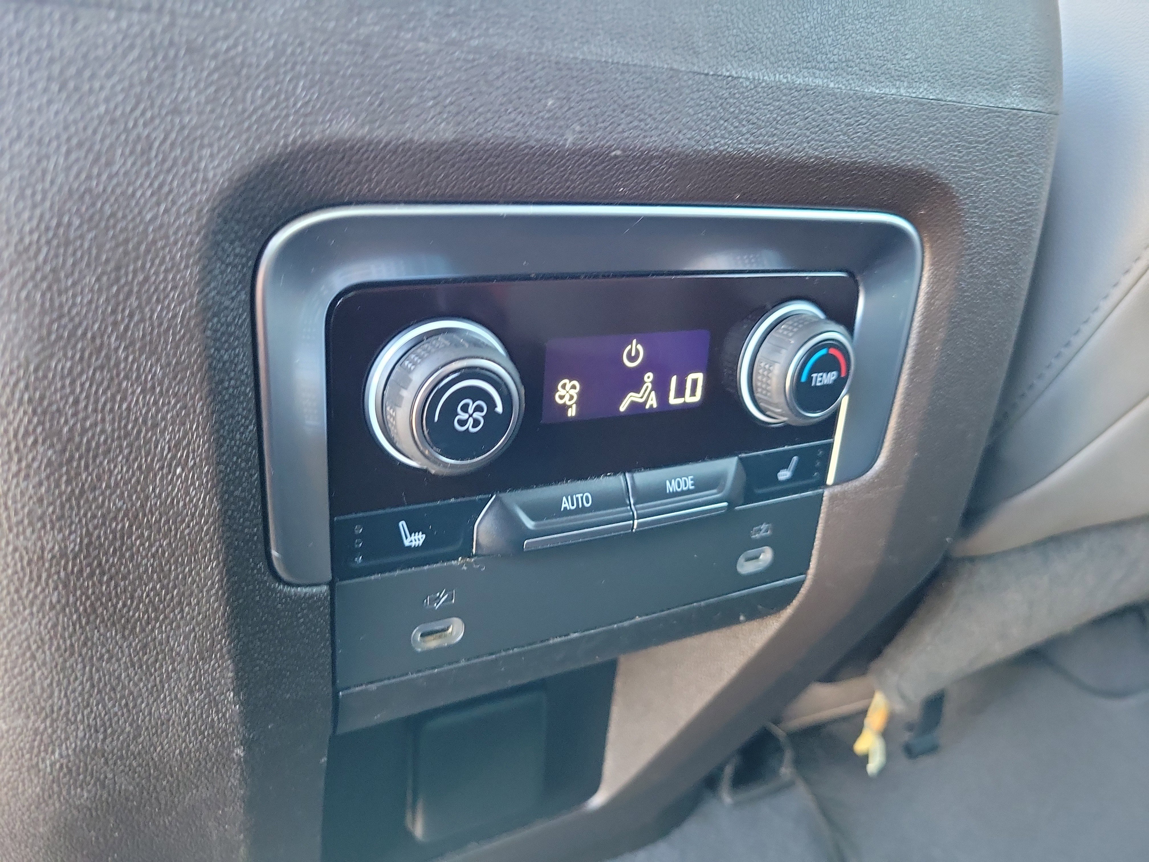 Used 2021 Chevrolet Tahoe Z71 w/ Z71 Off-Road Package image 20