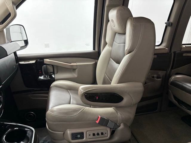 Used 2020 Chevrolet Express 2500 w/ Enhanced Convenience Package image 27