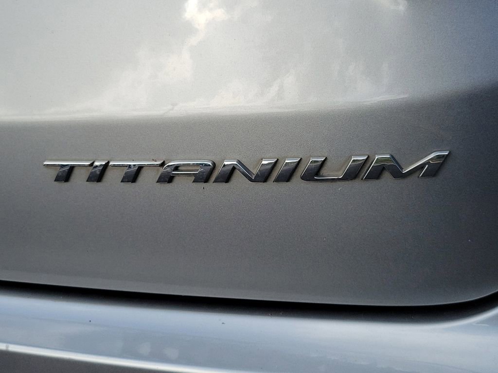 Used 2020 Ford Edge Titanium w/ Equipment Group 301A image 8