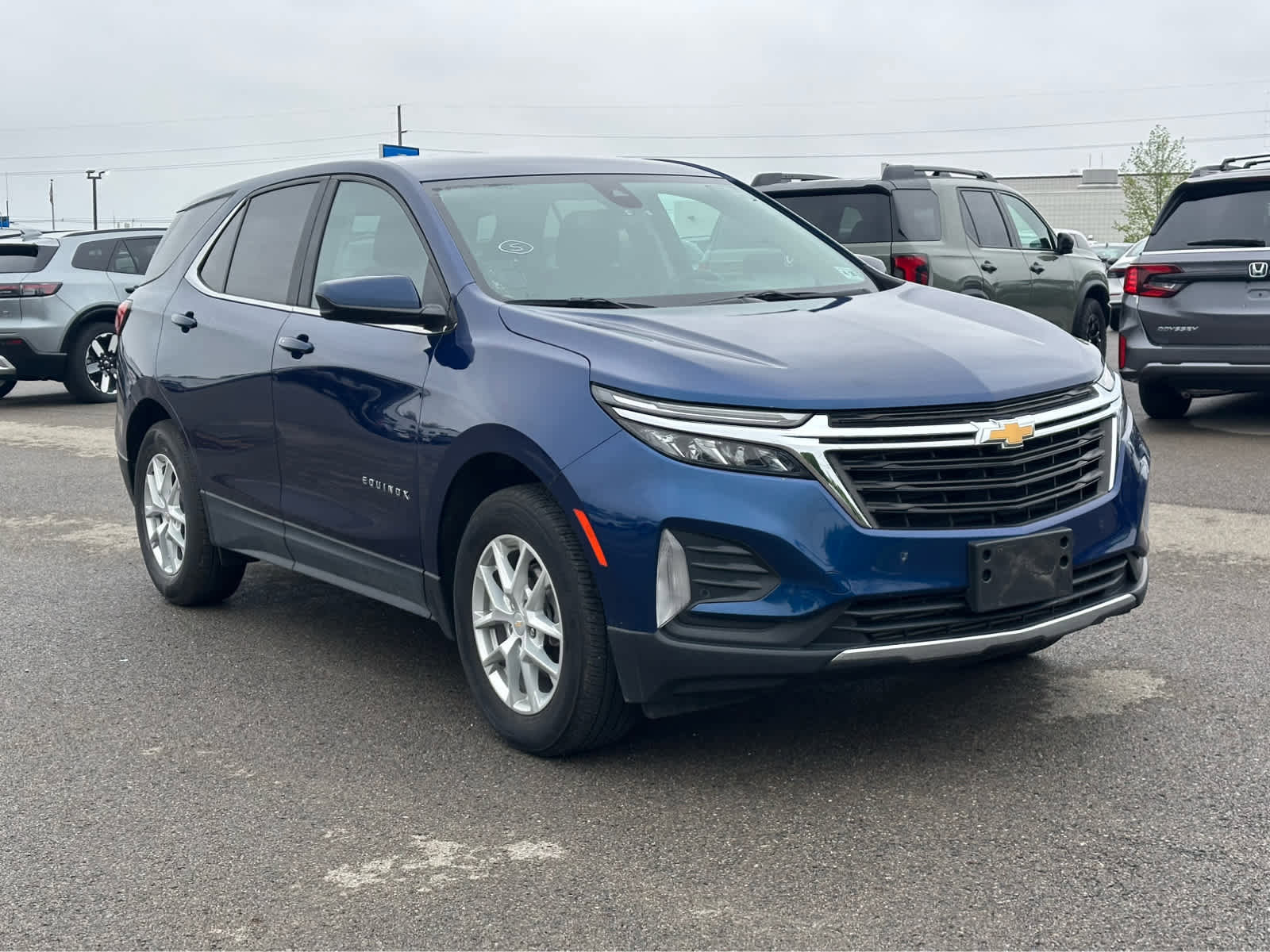 Used 2023 Chevrolet Equinox LT AWD/4WD image 3