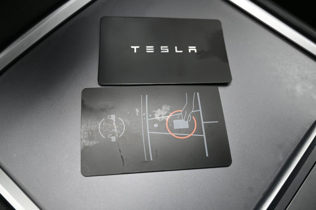 Used 2023 Tesla Model Y Long Range AWD/4WD image 38