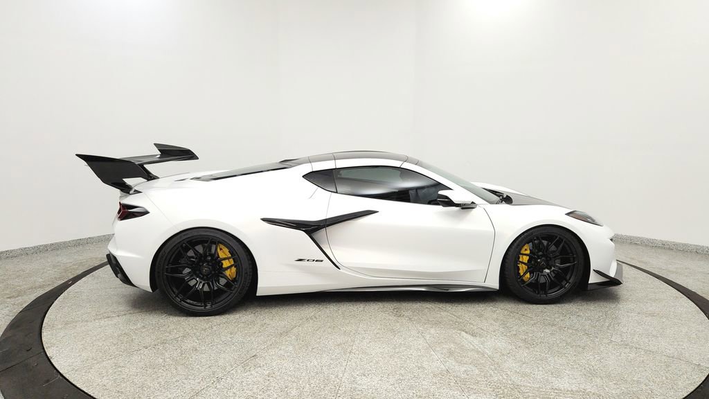 Used 2025 Chevrolet Corvette Z06 w/ Battery Protection Package RWD image 6