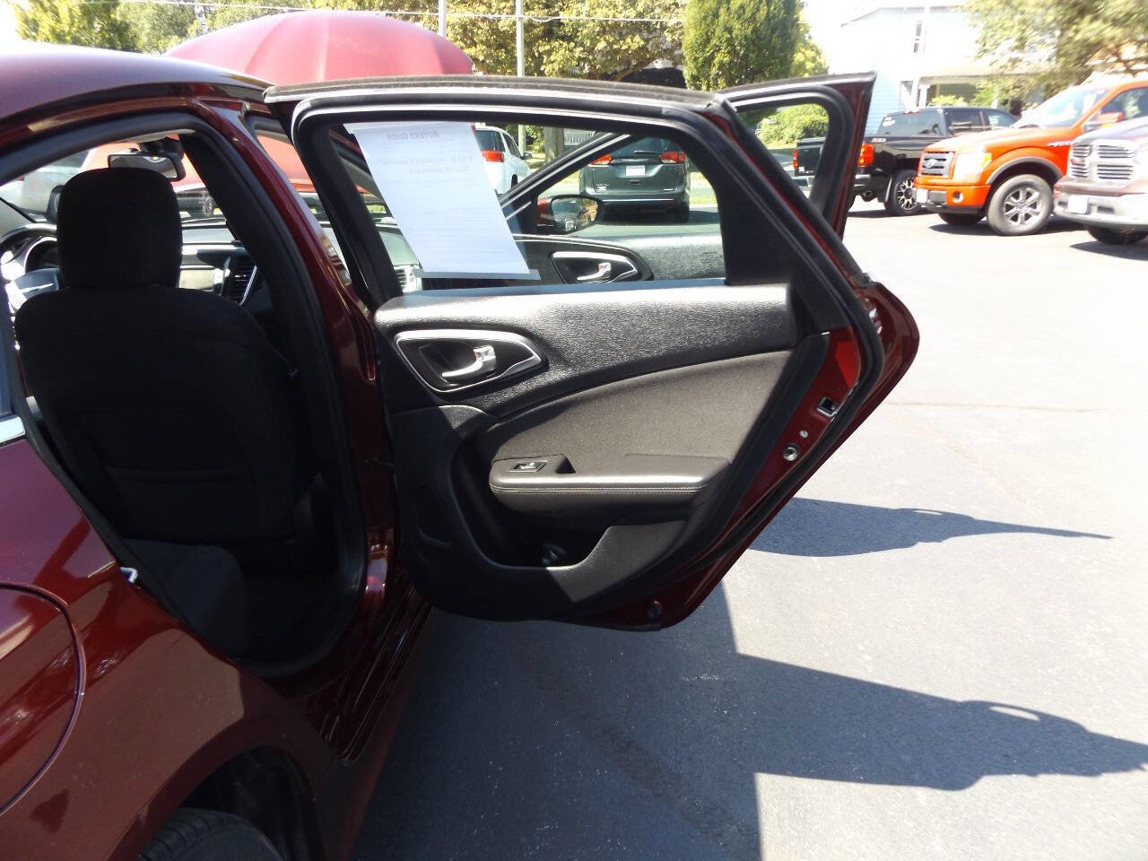 Used 2015 Chrysler 200 Limited w/ Convenience Group image 29