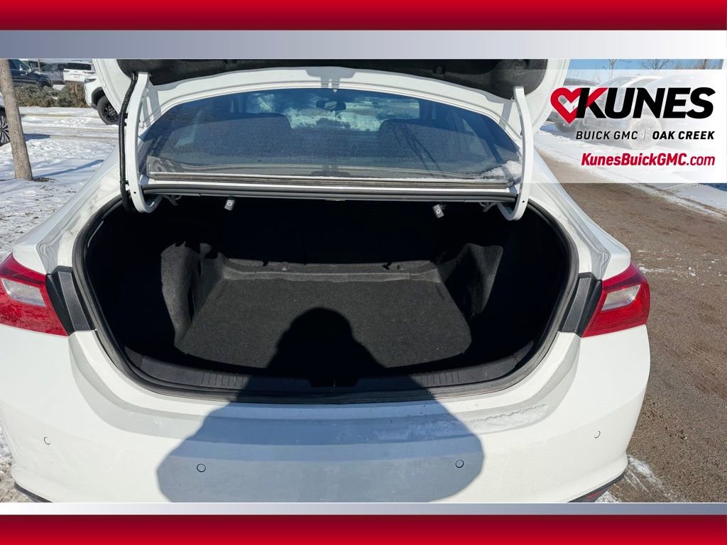Used 2025 Chevrolet Malibu LT image 6