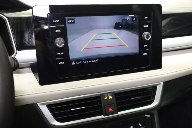 Used 2025 Volkswagen Taos SE image 22