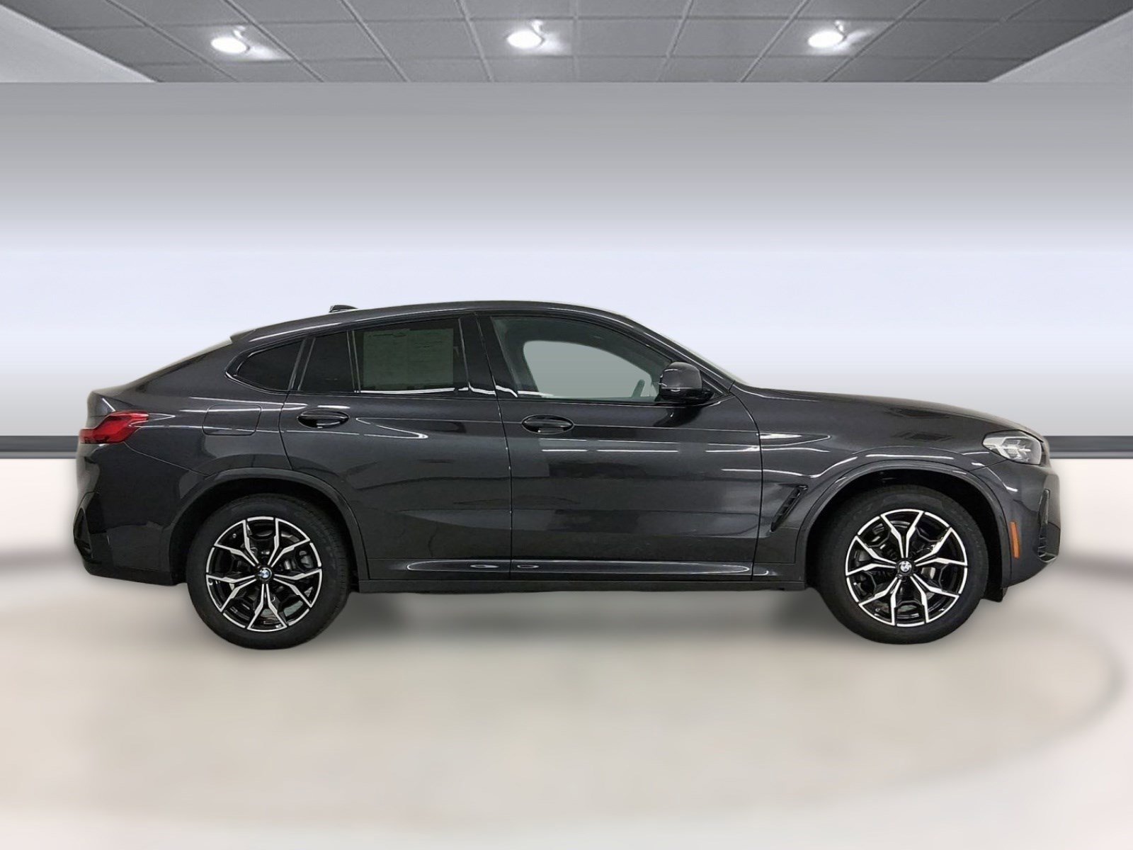 Used 2025 BMW X4 xDrive30i image 8