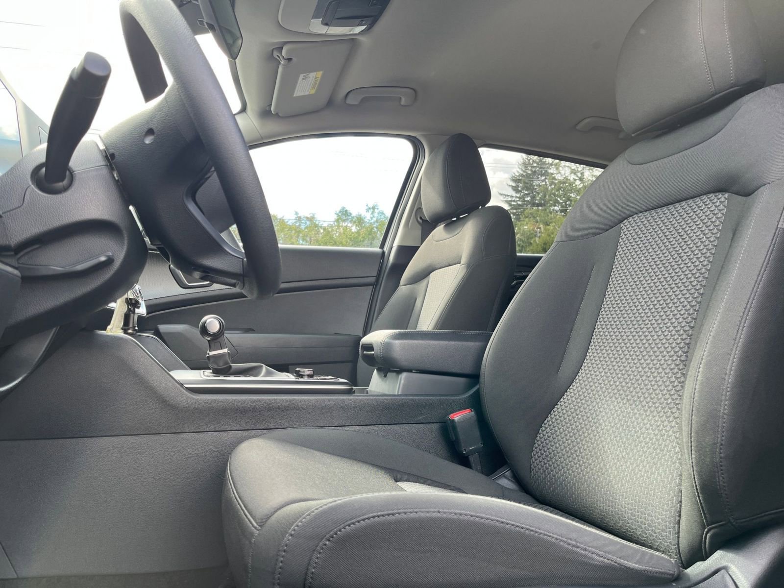 Used 2025 Kia Sportage LX image 28