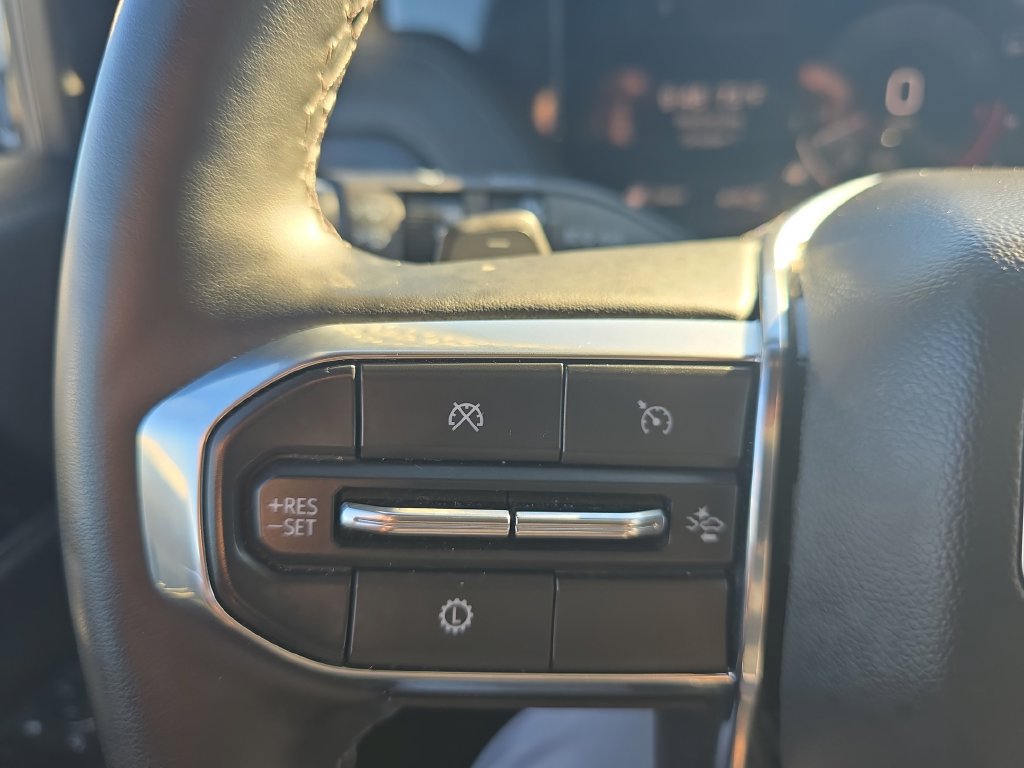 Used 2025 GMC Yukon Denali AWD/4WD image 35