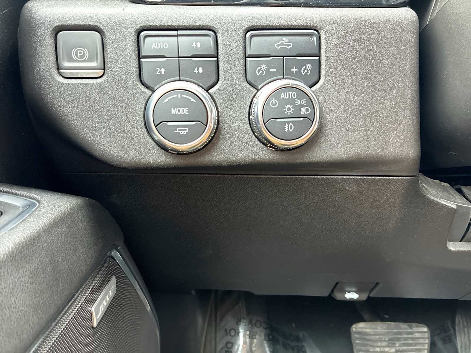 Certified 2024 GMC Sierra 1500 Elevation w/ Preferred Package image 18