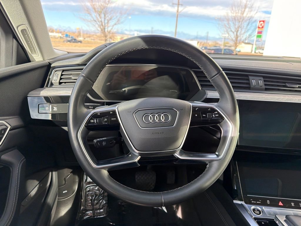 Used 2024 Audi Q8 e-tron Premium Plus w/ Premium Plus Package image 15
