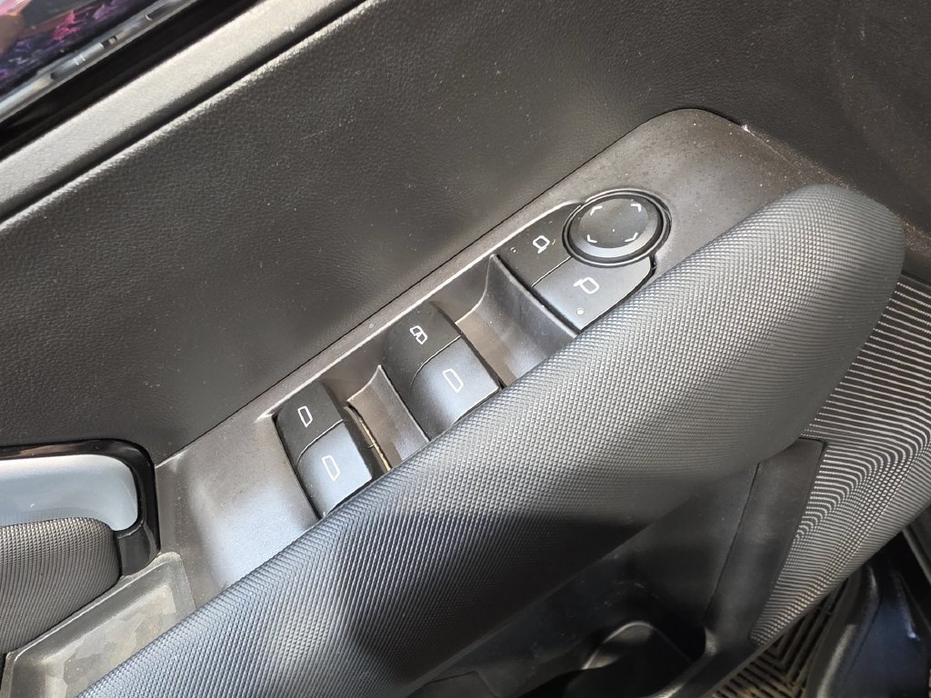Used 2023 Chevrolet Colorado Z71 AWD/4WD image 15