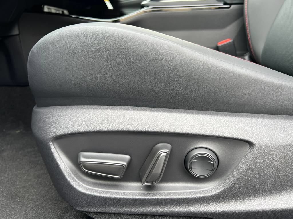 New 2026 Toyota Prius Plug-In Hybrid FWD image 15