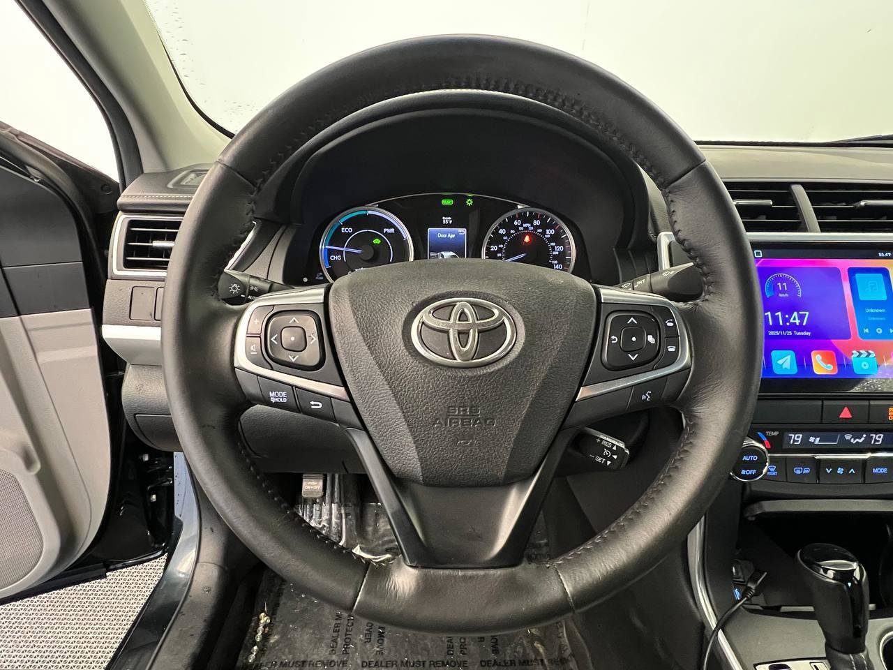 Used 2015 Toyota Camry SE w/ Moonroof Package FWD image 15