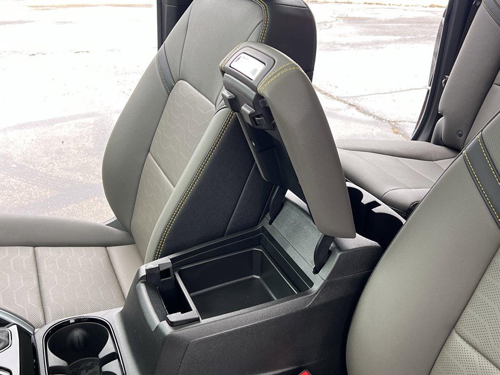 Used 2025 Chevrolet Colorado ZR2 w/ Technology Package image 19