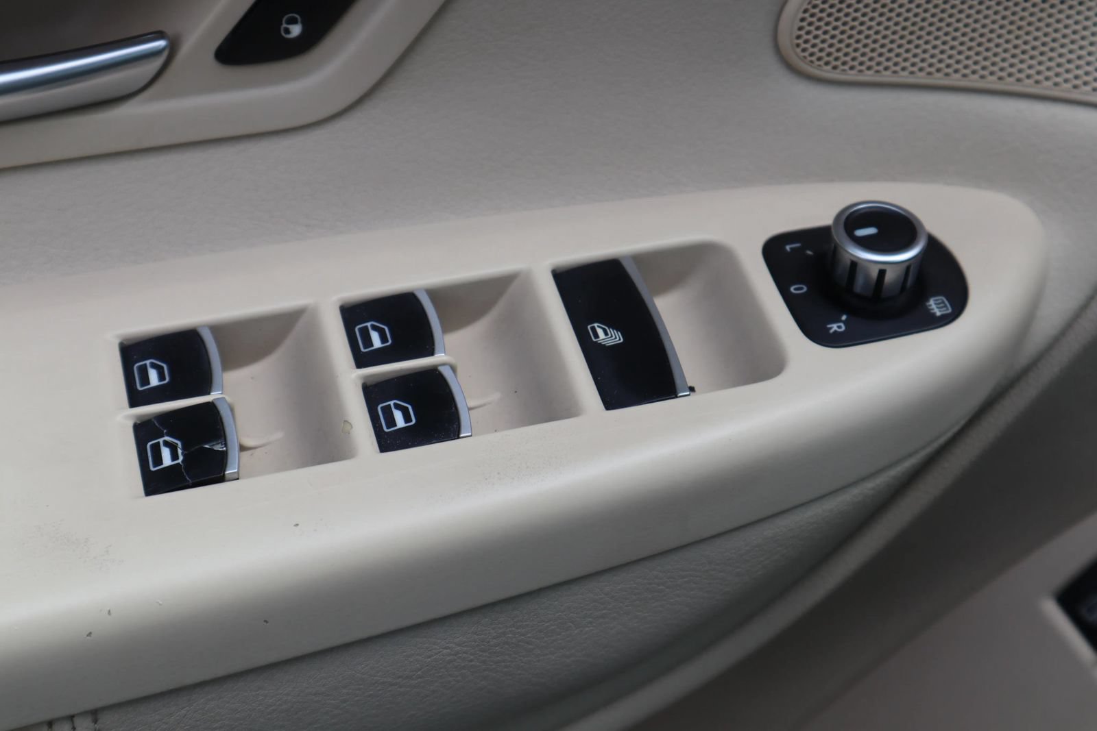 Used 2012 Volkswagen Eos Komfort FWD image 20
