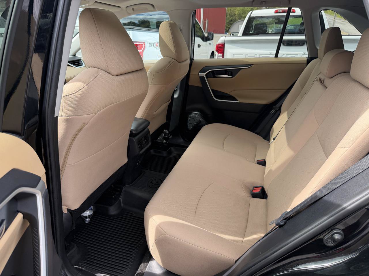 Used 2019 Toyota RAV4 XLE AWD/4WD image 12