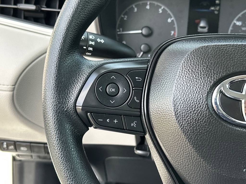 Used 2024 Toyota Corolla Cross L image 21