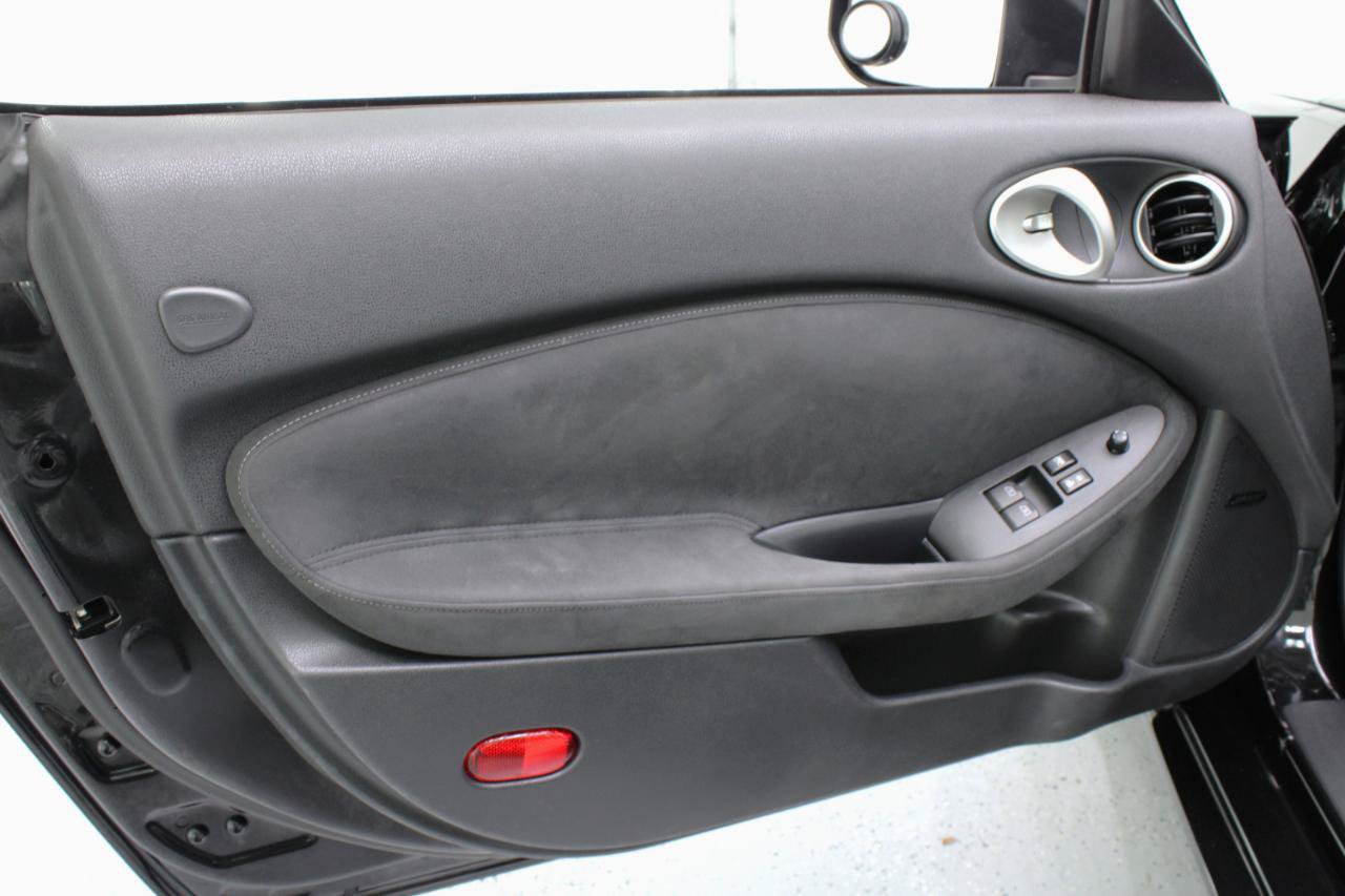 Used 2010 Nissan 370Z Touring w/ Sport Pkg RWD image 44