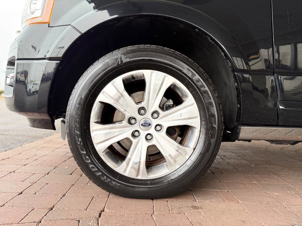 Used 2016 Ford Expedition Platinum image 24