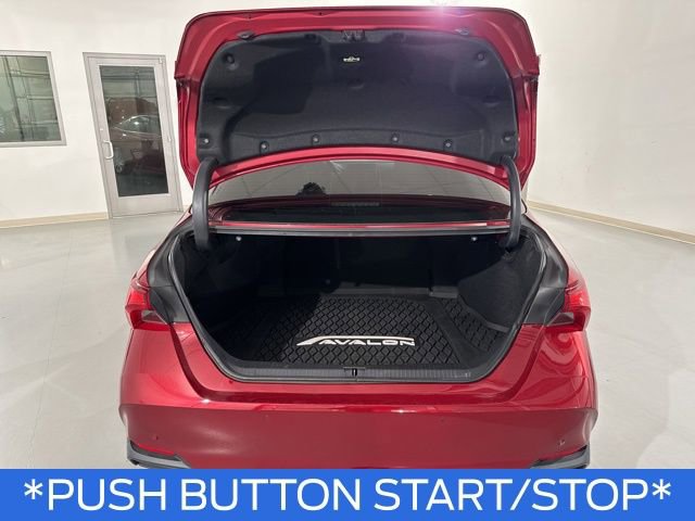 Used 2021 Toyota Avalon Limited image 15