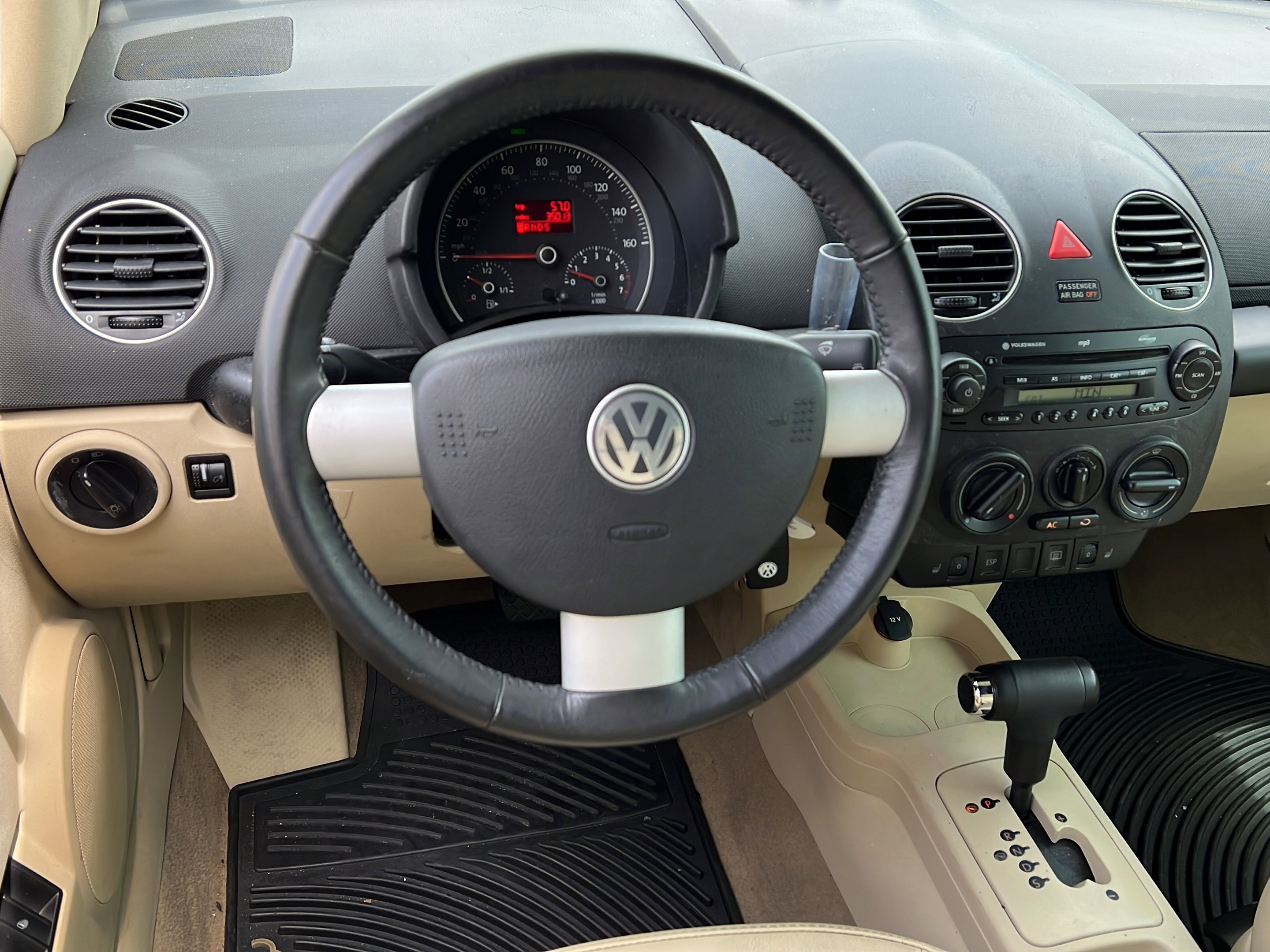 Used 2008 Volkswagen Beetle SE FWD image 14