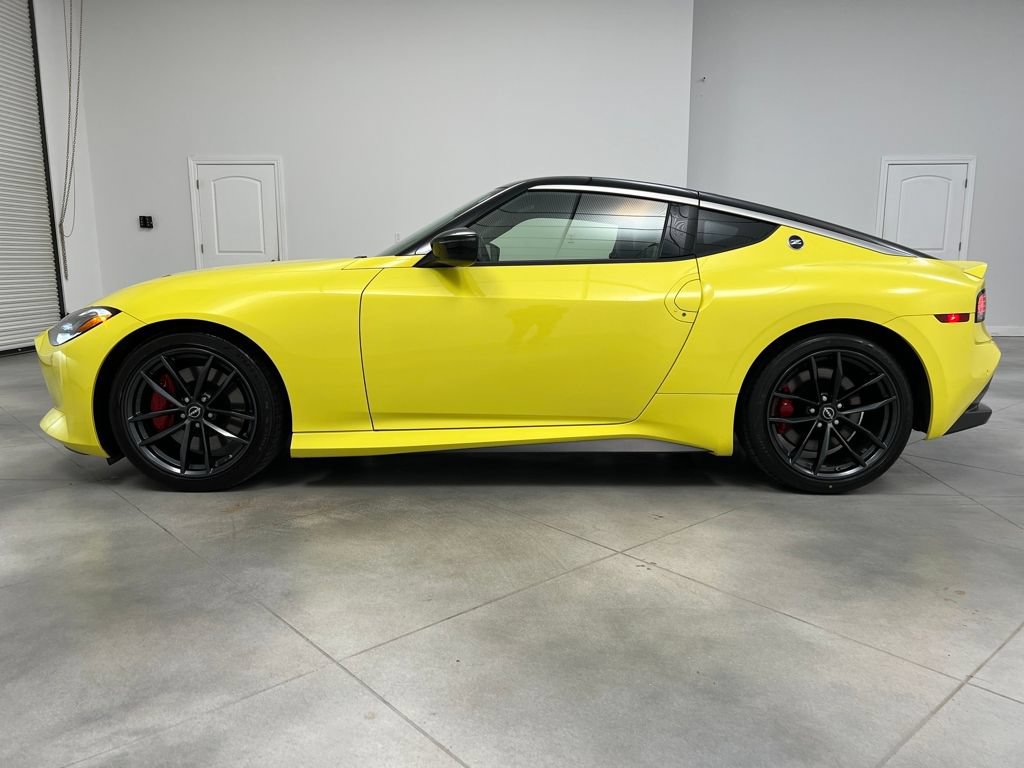 Used 2024 Nissan Z Performance w/ Floor Mat Package RWD image 5