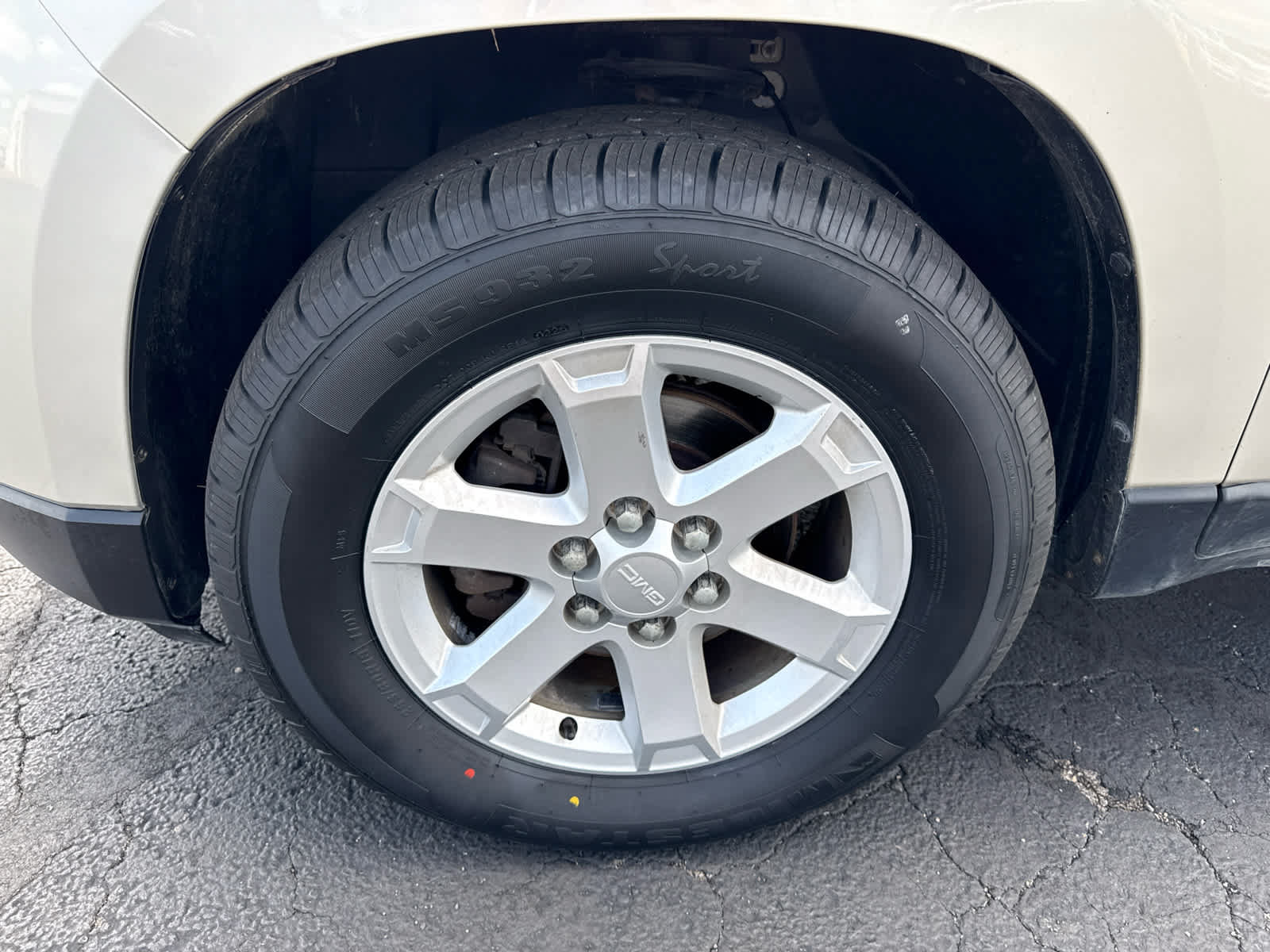 Used 2015 GMC Acadia SLE FWD image 9