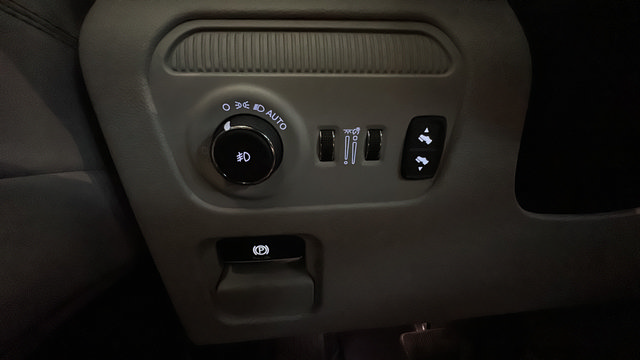 Used 2022 Jeep Wagoneer Series III w/ Premium Group I AWD/4WD image 33