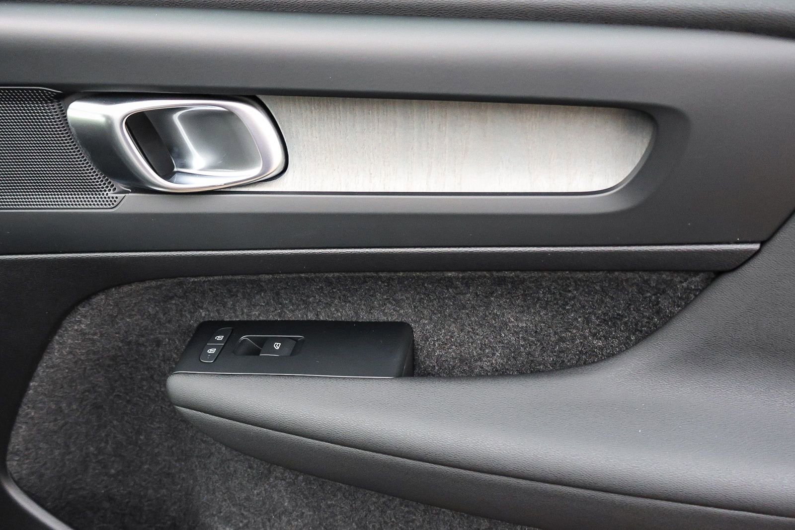 New 2026 Volvo XC40 B5 Core w/ Climate Package image 19