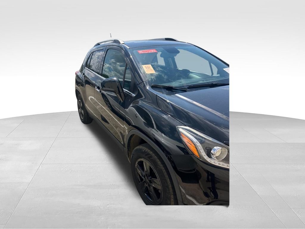 Used 2019 Chevrolet Trax LT w/ LT Convenience Package AWD/4WD image 9