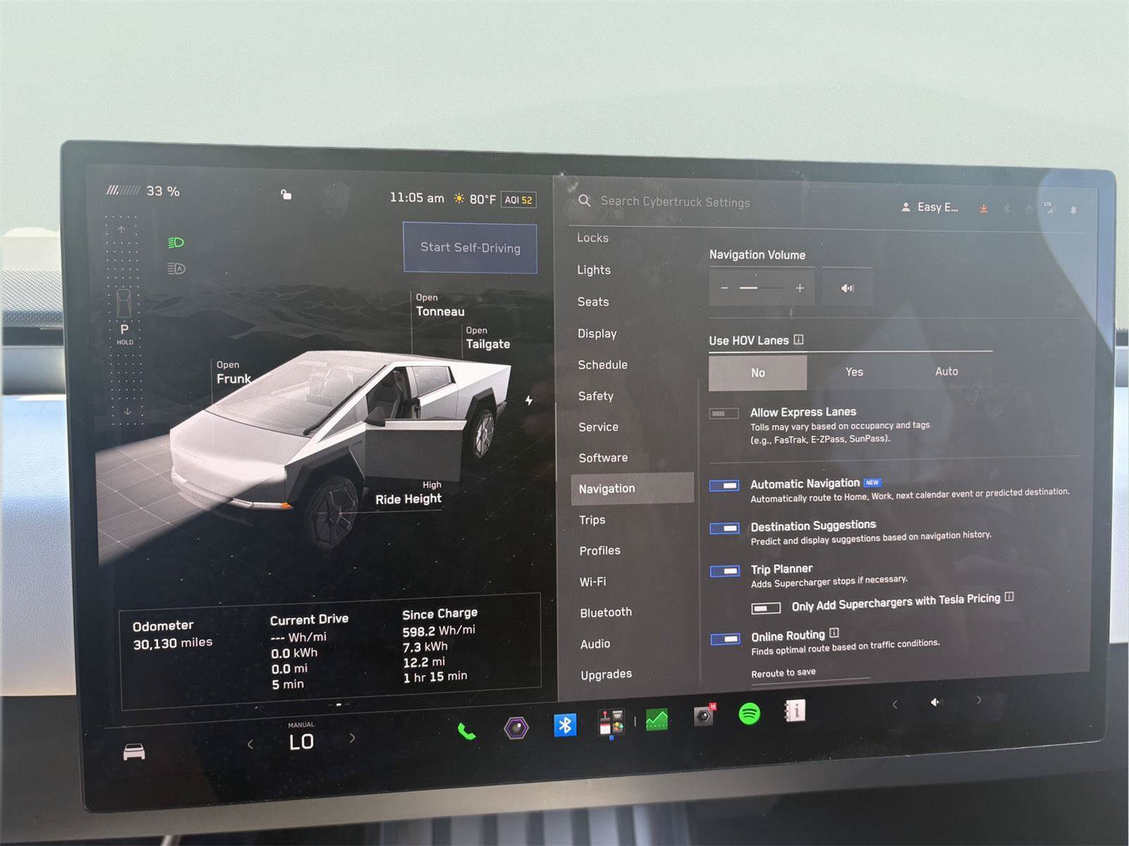 Used 2024 Tesla Cybertruck AWD Crew Cab image 32