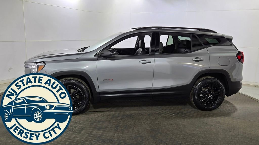 Used 2023 GMC Terrain AT4 image 4