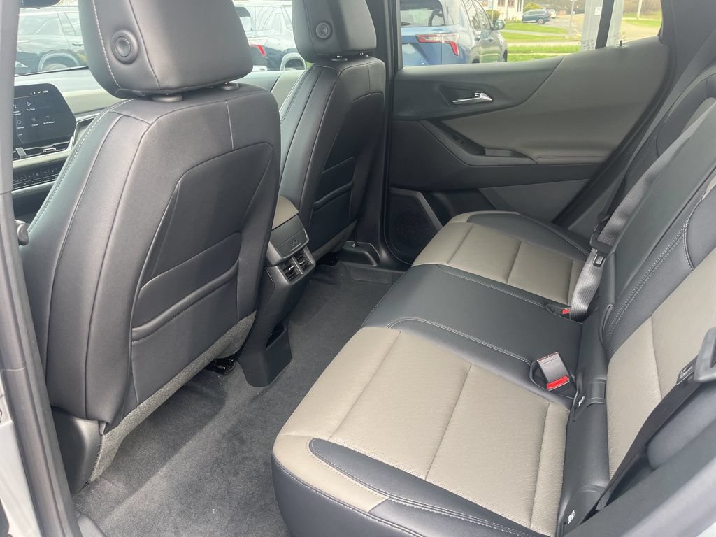 New 2026 Chevrolet Equinox LT w/ Convenience Package II FWD image 28
