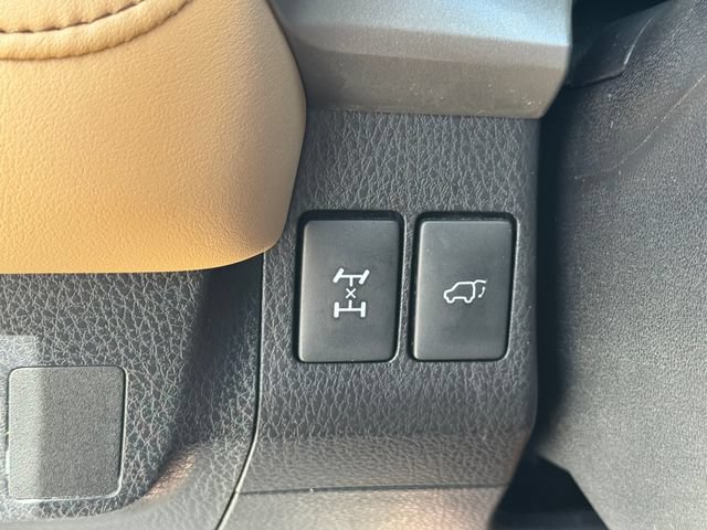 Used 2018 Toyota RAV4 Limited w/ All Weather Liner Package AWD/4WD image 29