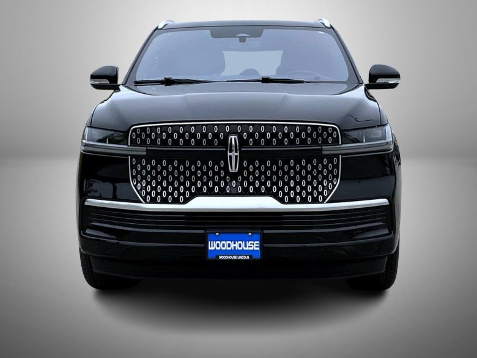 Used 2025 Lincoln Navigator Reserve AWD/4WD image 2