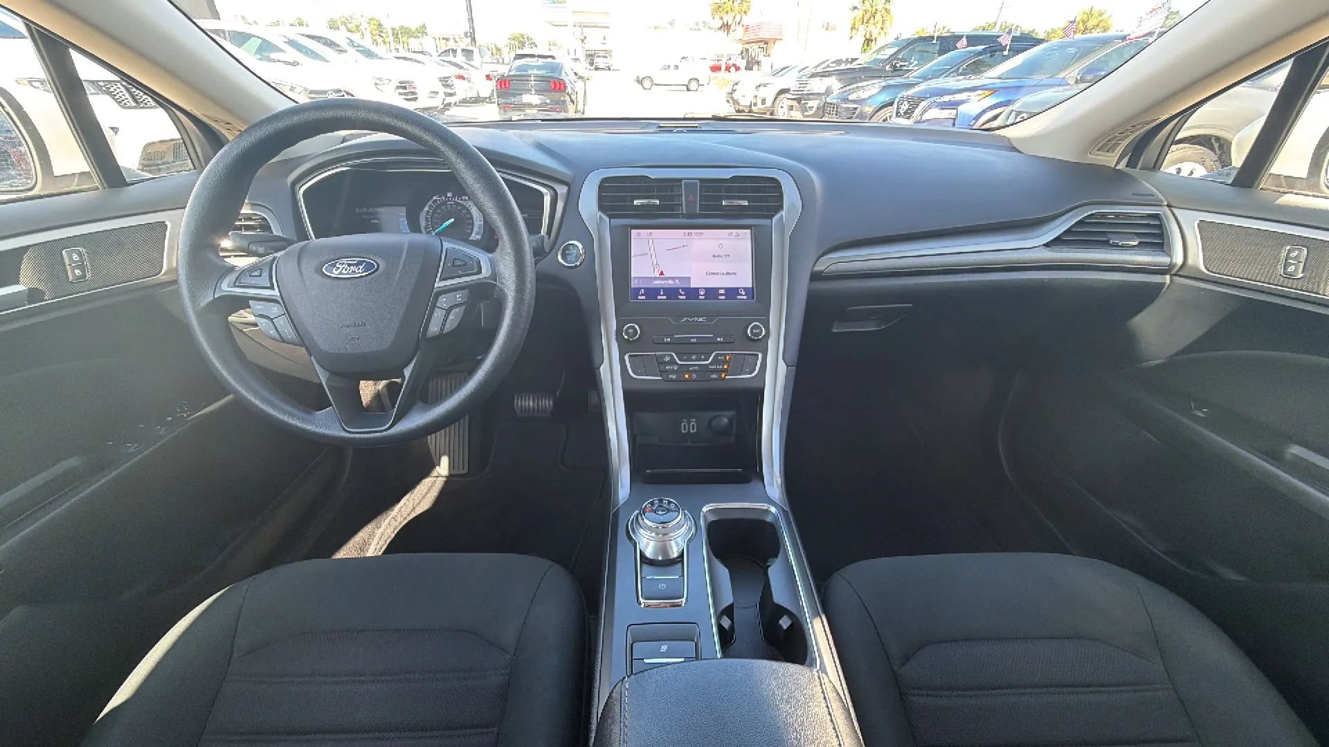 Used 2020 Ford Fusion SE FWD image 14